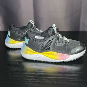 Puma toddlers girl shoes size 7c.